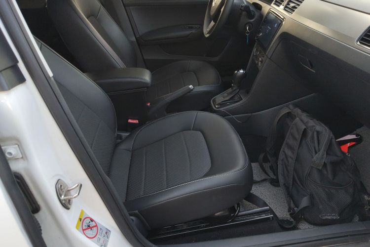 Skoda Rapid Spaceback 2017 car image #24