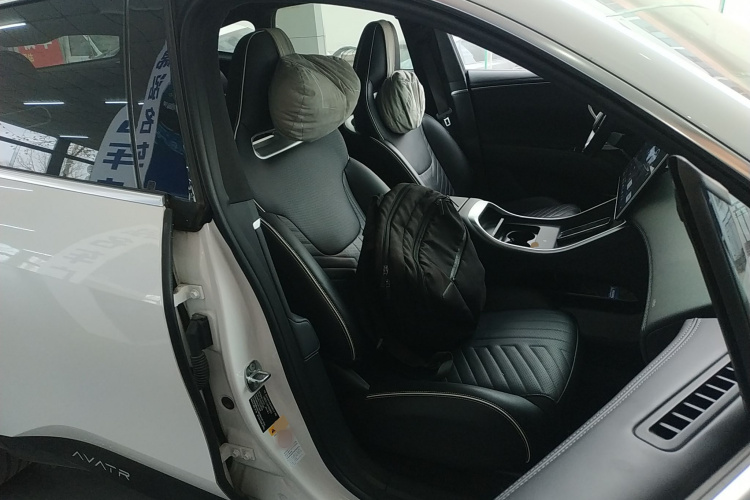 Avatr 11 2024 car image #24