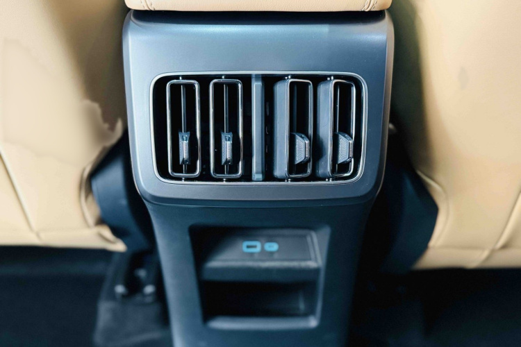 BYD SongL DM-i 2024 #24 BYD SongL DM-i 2024 car image #24