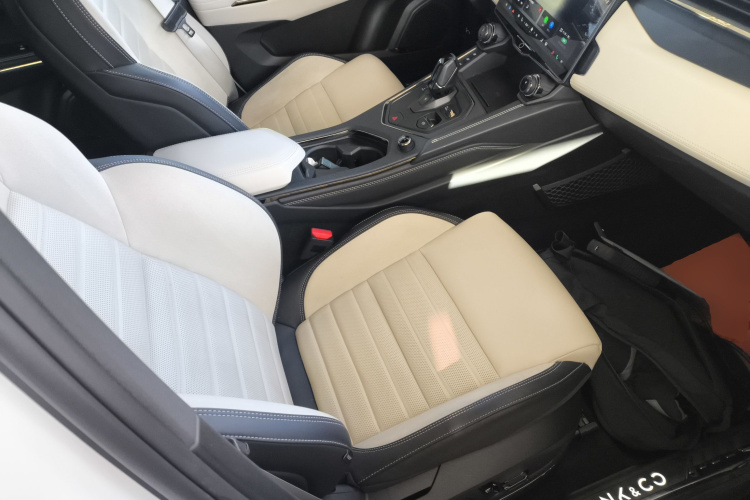 Lynk & Co 01 EM-P 2022 car image #24