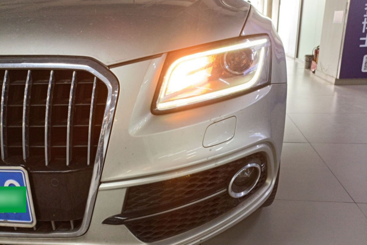 Audi Q5 2018 صورة سيارة #24