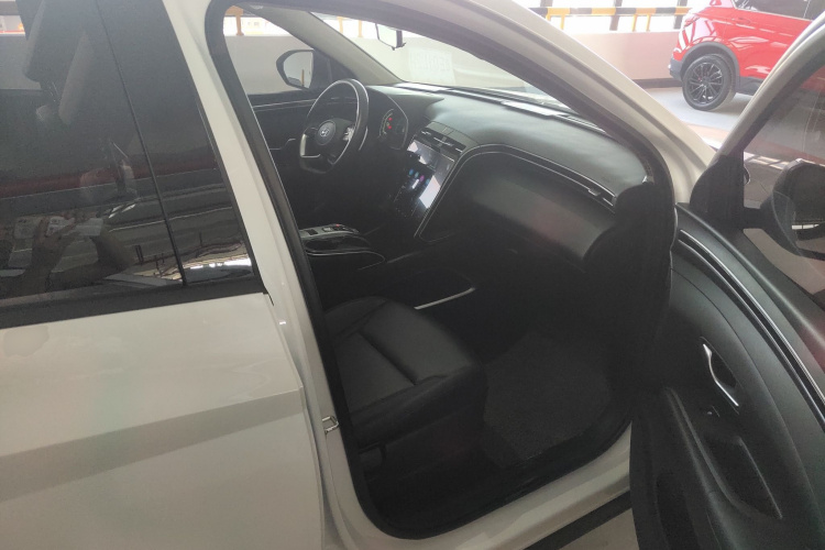 Hyundai Tucson 2021 car image #24