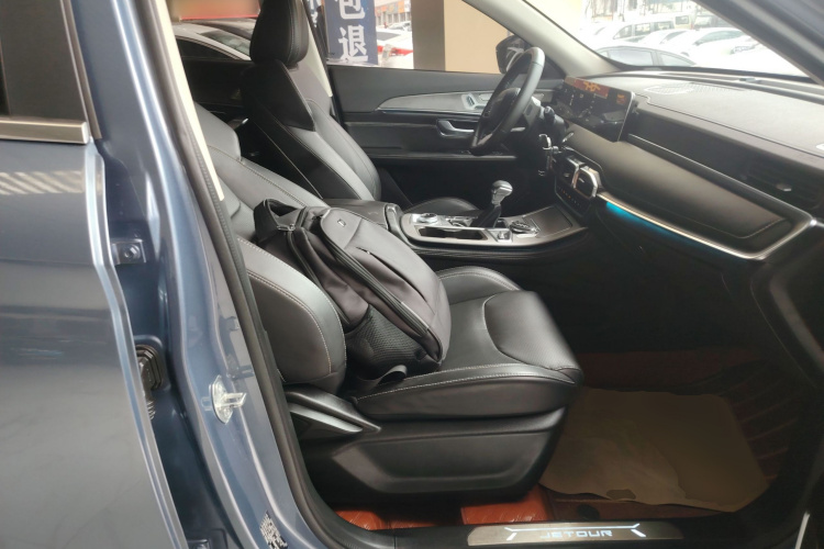 X70 PLUS 2022 car image #24