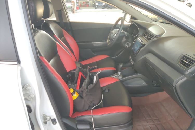 Kia K2 2016 imagen de coche #24