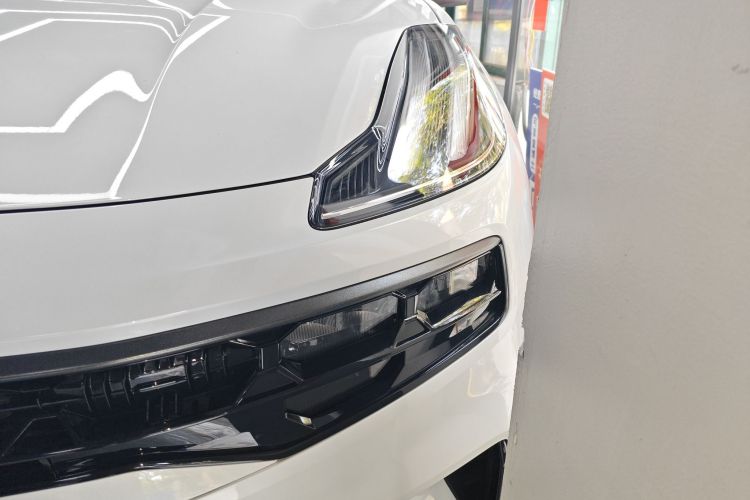 Lynk & Co 06 EM-P 2025 car image #24
