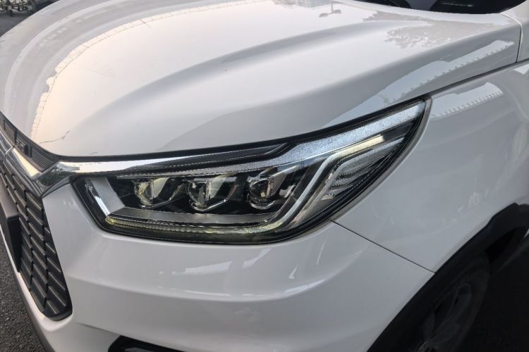 BYD Yuan New Energy 2021 car image #24