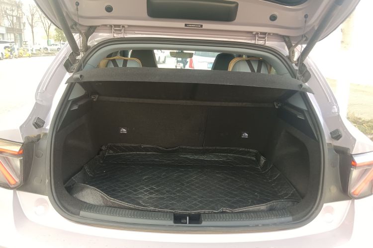 MG 4 EV 2025 car image #24