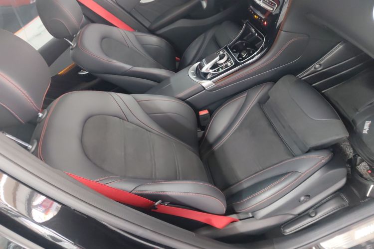 Mercedes-Benz GLC AMG 2019 immagine di auto #24