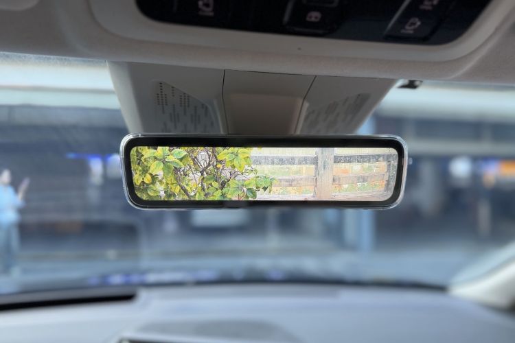 极氪 极氪009 2024 汽车图片 #24