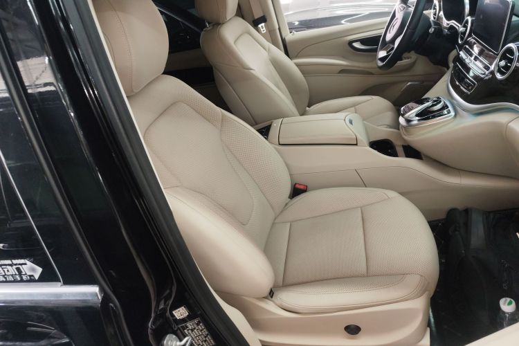 Mercedes-Benz V Class 2020 car image #24