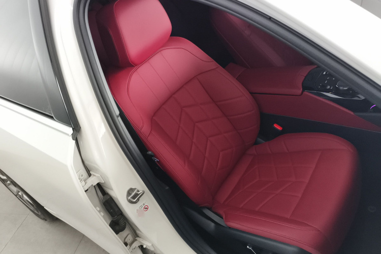 BMW i5 2024 car image #24