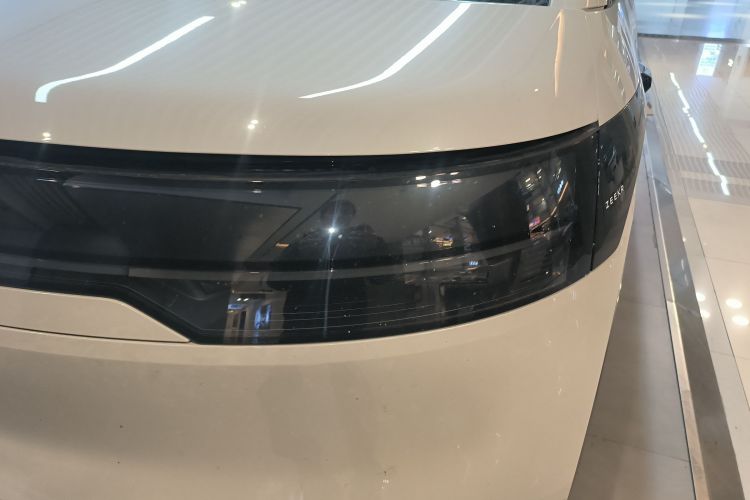 极氪 极氪MIX 2024 汽车图片 #24