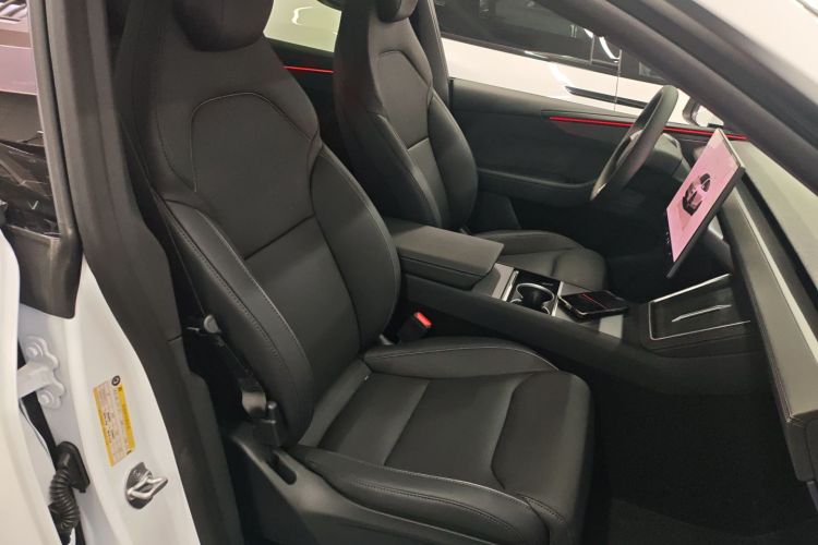 特斯拉 Model Y L 2025 汽车图片 #24