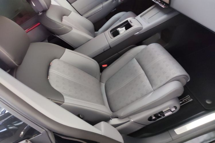 Zeekr 7X 2025 car image #24