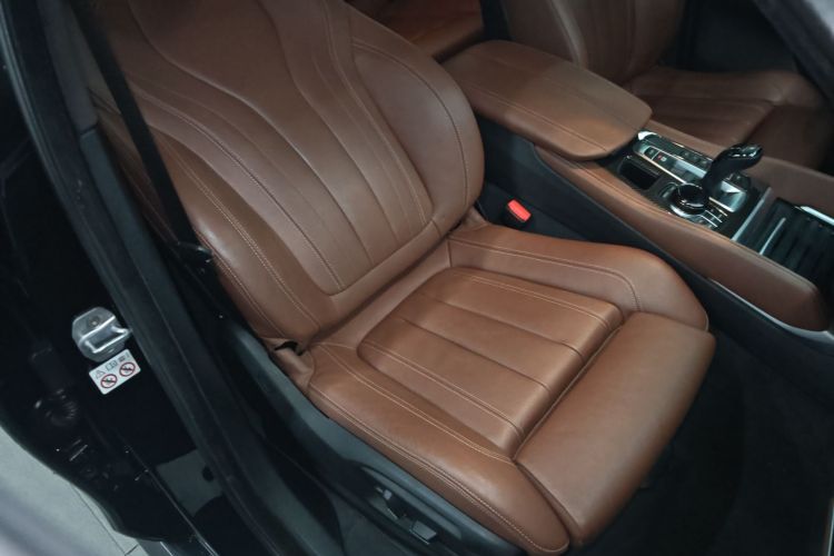 BMW X6 2018 car image #24