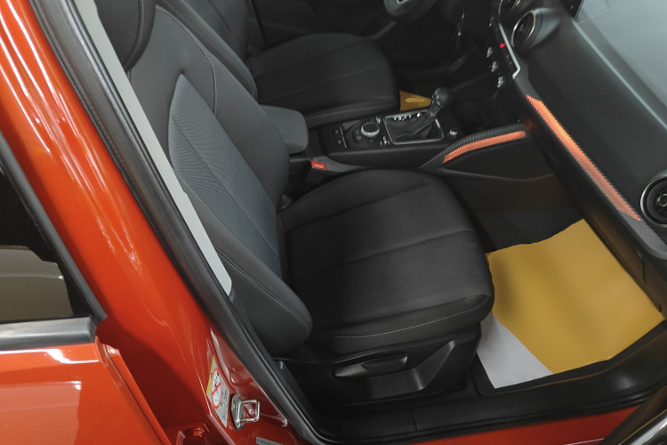 Q2L 2019 car image #24