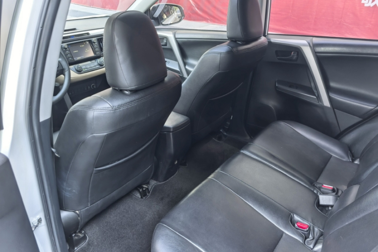 Toyota RAV4 2018 #24 Toyota RAV4 2018 car image #24