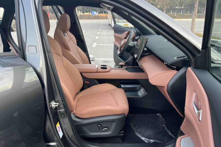 Changan UNI-Z PHEV 2025 car image #24