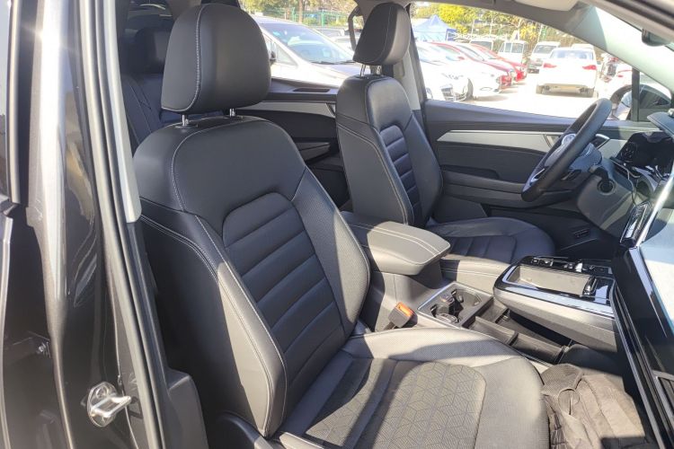 Volkswagen Talagon 2023 car image #24