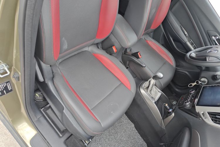 Changan CS15 2017 صورة سيارة #24