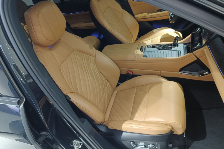 Lynk & Co 09 EM-P 2022 car image #24