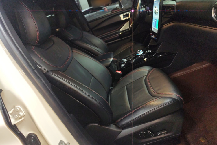 Ford Explorer 2020 car image #24