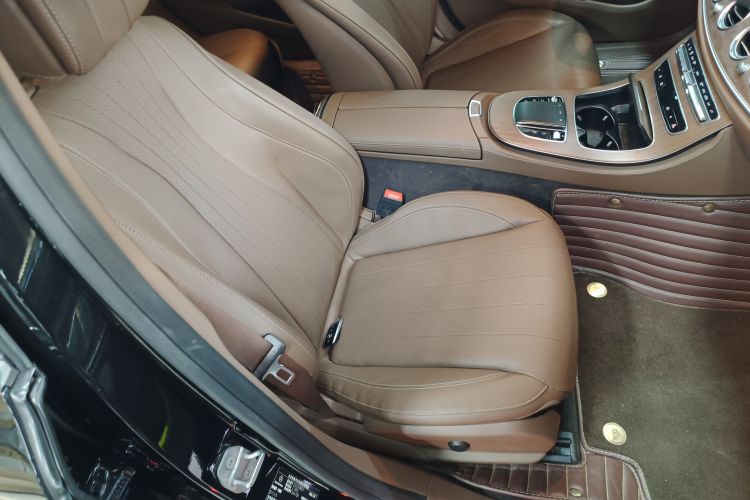 Mercedes-Benz E Class 2023 car image #24