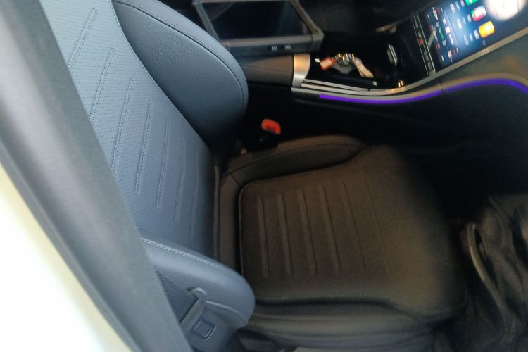 Mercedes-Benz C Class 2025 car image #24