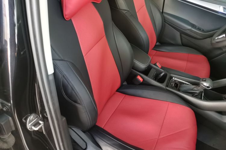 Skoda Karoq 2020 car image #24