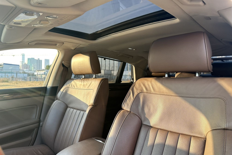 Volkswagen Pheaton 2012 immagine di auto #24