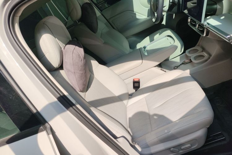 零跑汽车 零跑B10 2025 汽车图片 #24