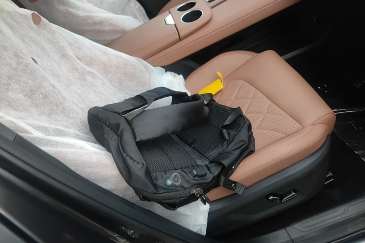 Changan UNI-Z PHEV 2025 car image #24