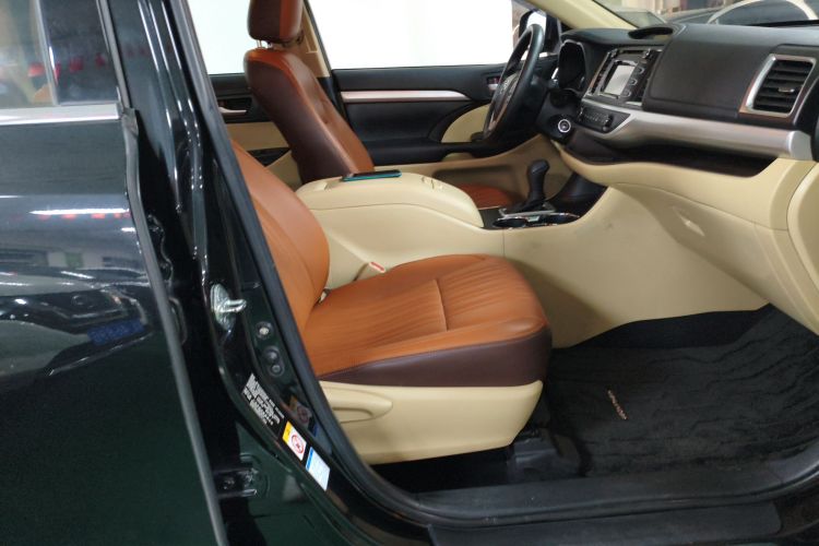 Toyota Highlander 2020 car image #24