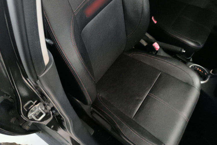Suzuki Swift 2017 car image #24