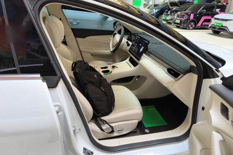 Forthing S7 2025 #24 Forthing S7 2025 صورة سيارة #24