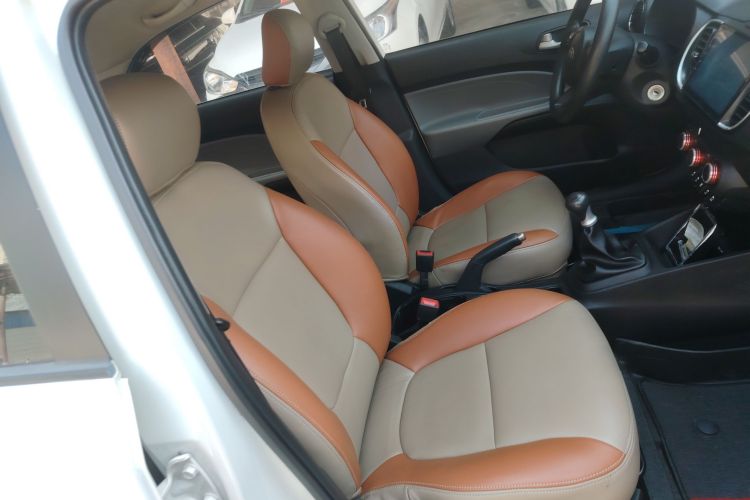 起亚 焕驰 2018 汽车图片 #24