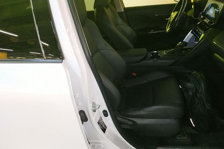 Toyota Venza 2024 صورة سيارة #24