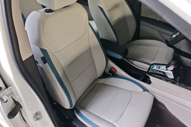 BYD Yuan Pro 2023 immagine di auto #24