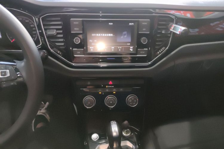 T-Roc 2018 car image #24