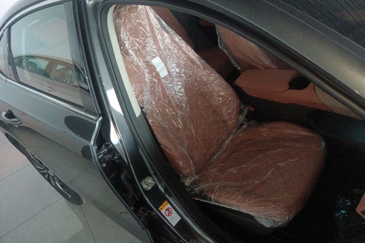 Changan EadoPHEV 2025 immagine di auto #24