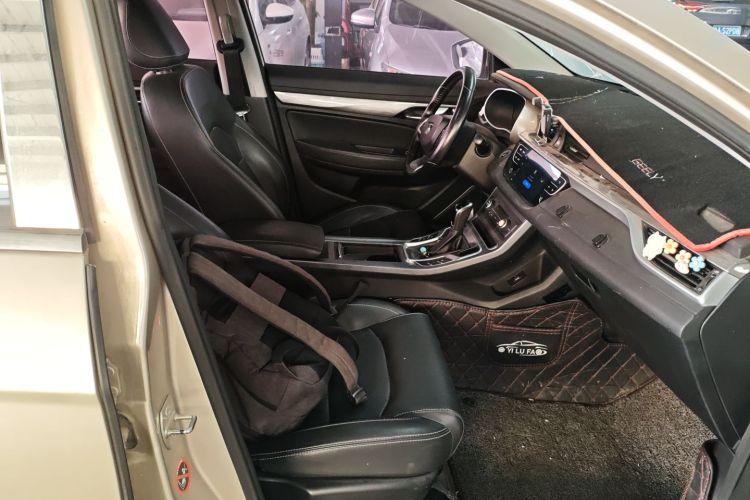 GEELY Emgrand 2019 car image #24