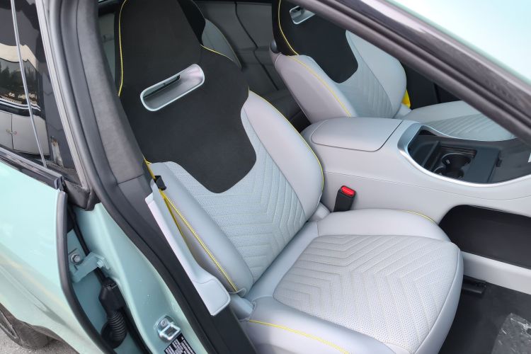 Avatr 11 2024 car image #24