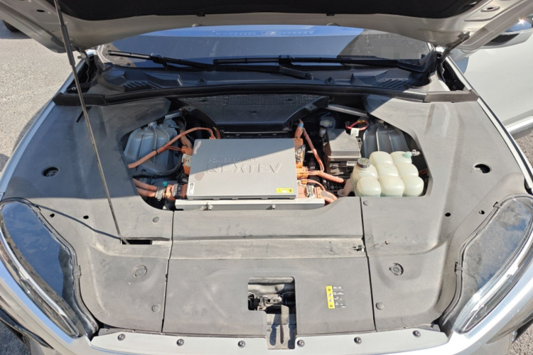 NIO ES8 2021 car image #24