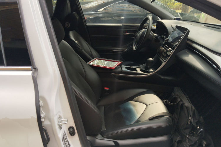 Toyota Avalon 2021 car image #24