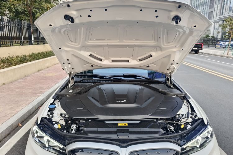 BMW i3 2024 car image #24
