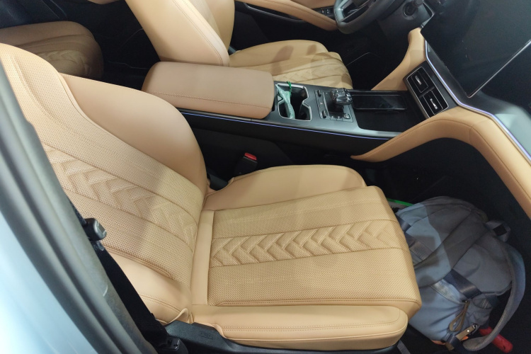 BYD SongL DM-i 2025 #24 BYD SongL DM-i 2025 car image #24