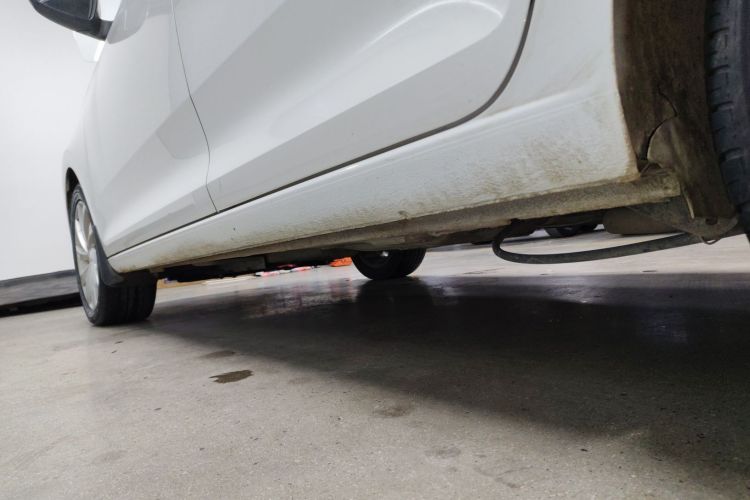 Skoda Rapid 2018 car image #24