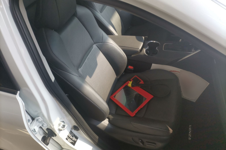 Toyota Venza 2023 immagine di auto #24