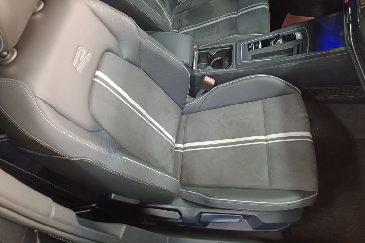 Volkswagen Golf 2020 #24 Volkswagen Golf 2020 car image #24