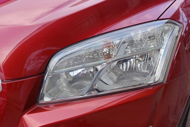 Chevrolet Tracker 2015 car image #24